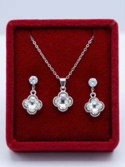 Elegant Four-Leaf Clover Necklace and Earring Gift Set